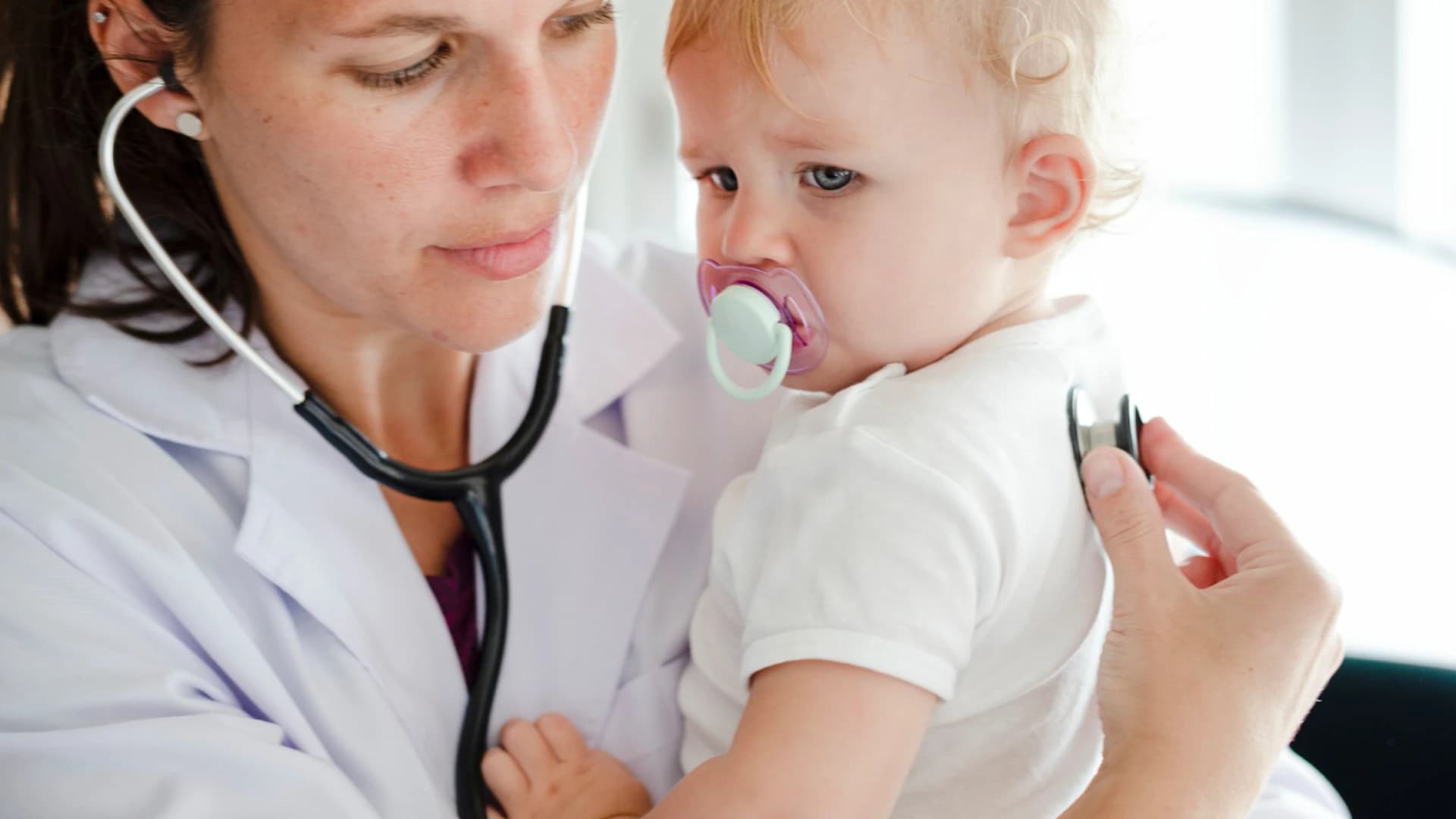 Bronquiolite em bebês: conheça os primeiros sinais e saiba quando ir ao hospital