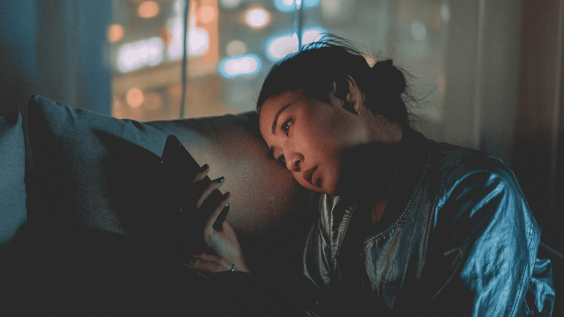 Celular e telas digitais: como o uso excessivo afeta a saúde ocular?